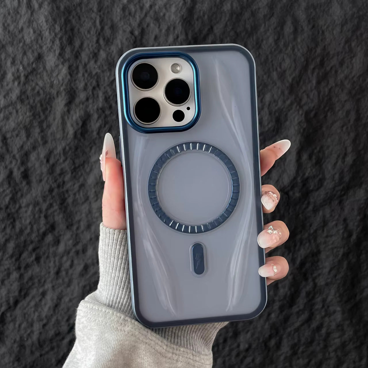 Matrix MagSafe Kılıf – Güçlü ve Sade Tasarım