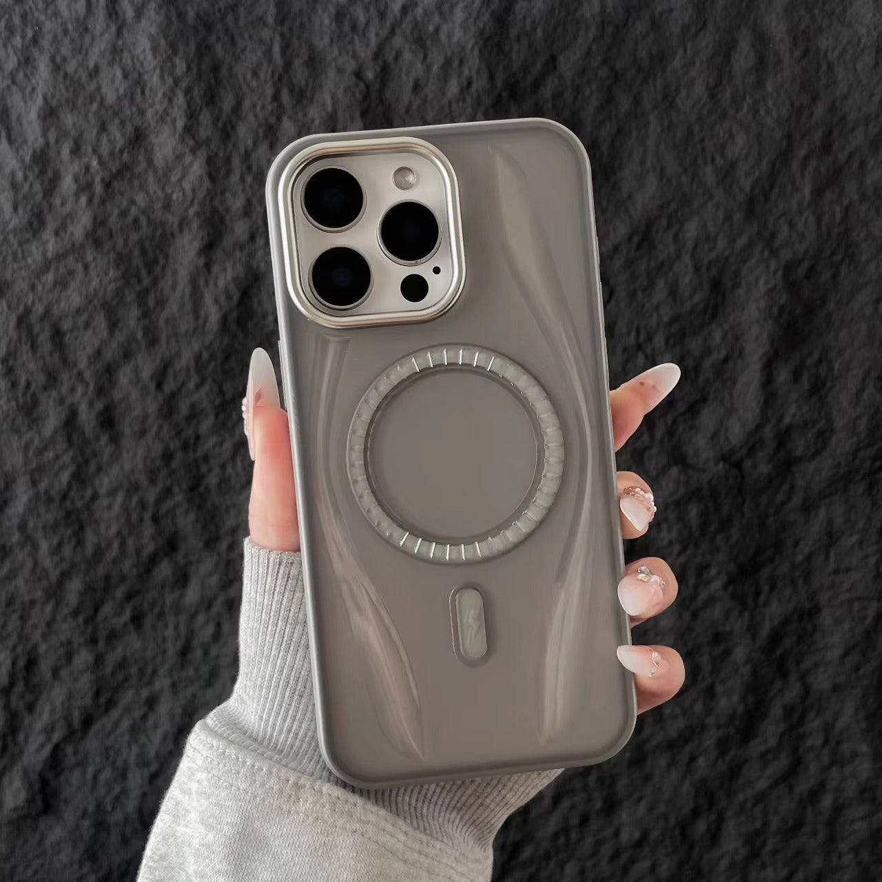 Matrix MagSafe Kılıf – Güçlü ve Sade Tasarım